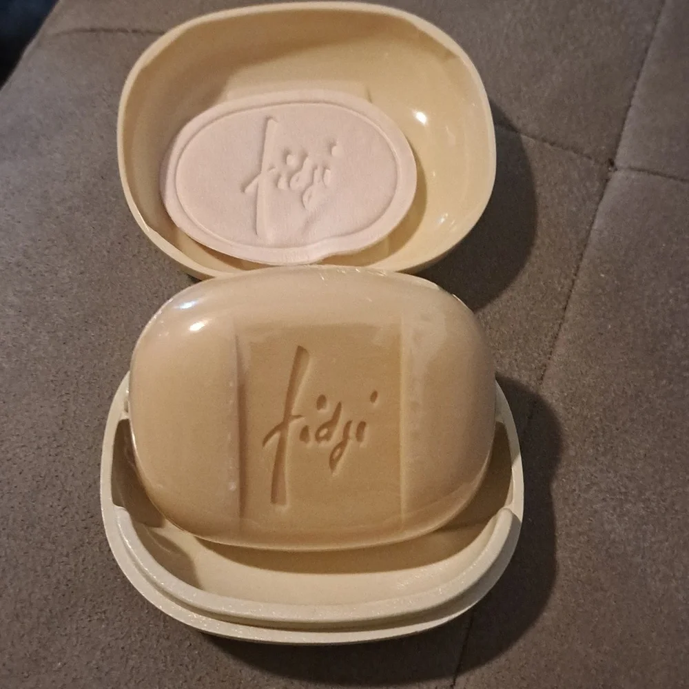 Guy Laroche Fidji Soap